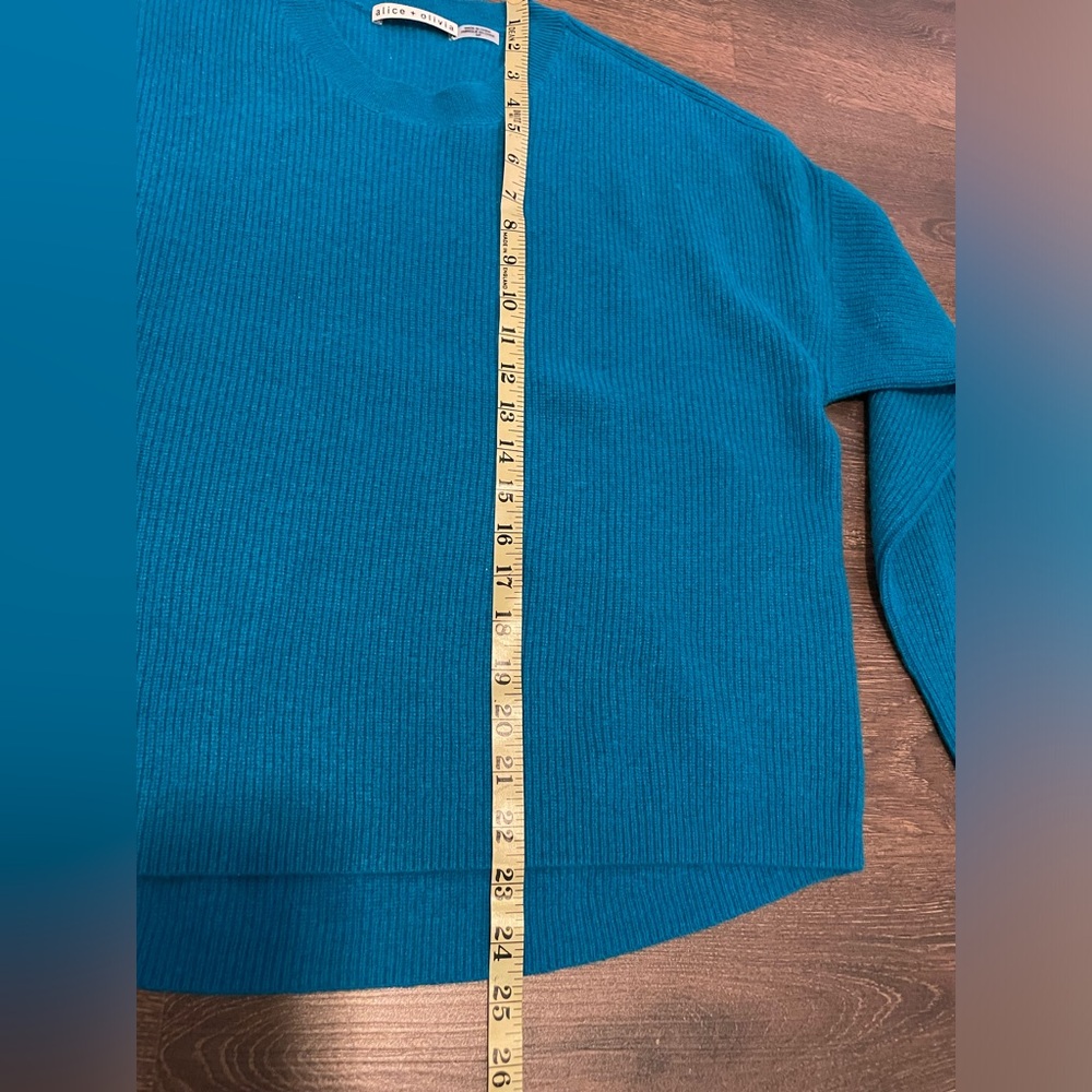 Alice and Olivia caprice cashmere crewneck sweater - Picture 4 of 7